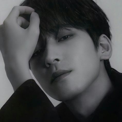 Wonwoo Black And White, Wonwoo Icons Aesthetic, Seventeen Icons, Seventeen Aesthetic, Widget Ideas, Jeon Wonwoo, Seventeen Wonwoo, Dark Aesthetic, Seventeen