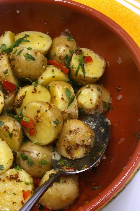 Potato Salad (no mayonnaise) No Mayo Potato Salad, Mayo Potato Salad, Buffet Recipes, Potato Salads, How To Make Potatoes, Salad Dishes, Cooking Homemade, Vegan Salad, Tasty Bites