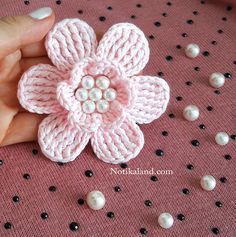 Crochet Flower Easy, Diy Crochet Flowers Tutorial, Crochet Puff Flower, Crochet Flowers Easy, Crochet Hack, Lace Diy, Crochet Flowers Free Pattern, Easy Crochet Projects, Tutorial Crochet