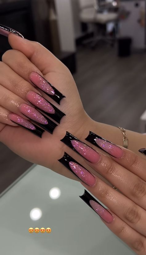 Long black french tip acrylics Long Nails Ideas Black, Cute Nails Acrylic Long French Tips, Long French Tip Nails Black, Long Black French Tip Nails With Design, Black Tips Nail Designs, Goth French Tip, Long Black Nails Ideas, Black Nails Long Acrylic, Back French Tip Nails