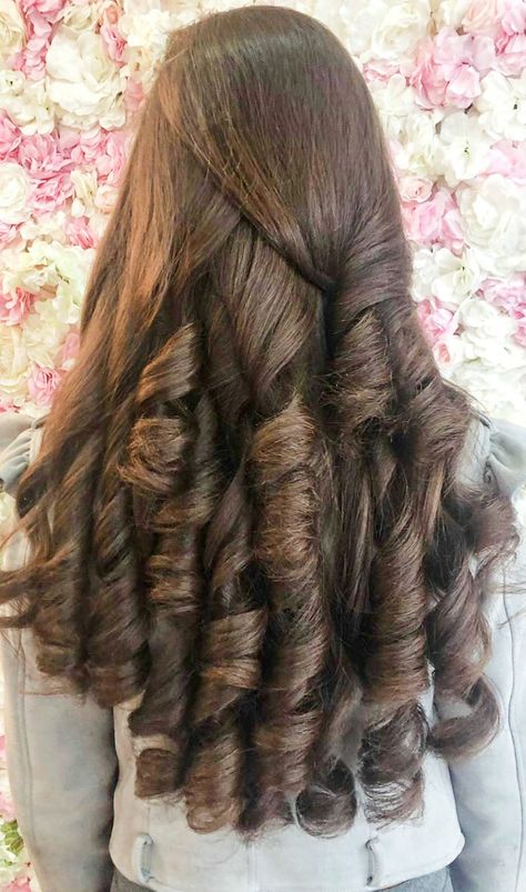 1800s Curls, Victorian Rag Curls, Large Curls Long Hair, Ringlets Hairstyles, Curled Long Hair, Hair Ringlets, Princess Curls, Big Curls For Long Hair, Big Barrel Curls