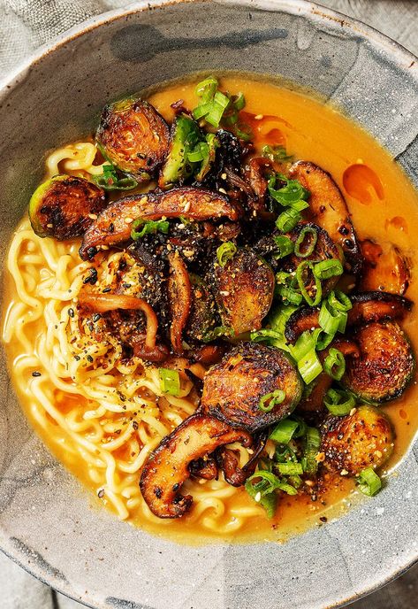 Vegan Butternut Squash Ramen Butternut Squash Ramen, Veggie Ramen, Vegan Ramen Recipes, Fresh Ramen Noodles, Sauteed Squash, Vegetarian Ramen, Vegan Butternut Squash, Fall Meals, Tried And True Recipes