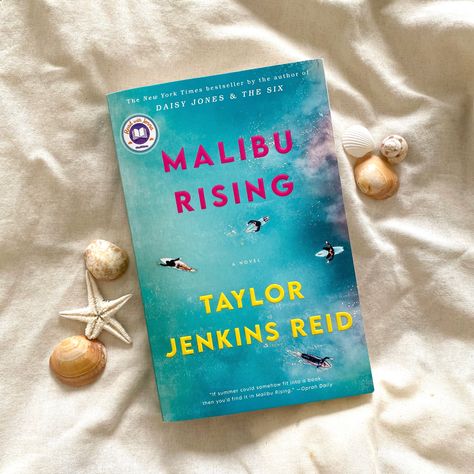 malibu rising, taylor jenkins reid, tjr, nina riva, bookcover, malibu Malibu Rising Book, Malibu Rising Aesthetic, Heartbreaking Books, Baddie Books, Nina Riva, Summer Tbr, Realistic Wishlist, Book Tbr, Reading Vibes