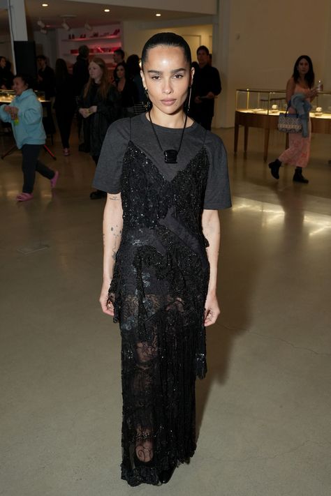 Zoe Kravitz Style, Bohemian Schick, 90s Slip Dress, Zoë Kravitz, Look Boho Chic, Cher Horowitz, Gala Fashion, 90s Trends, White Slip Dress