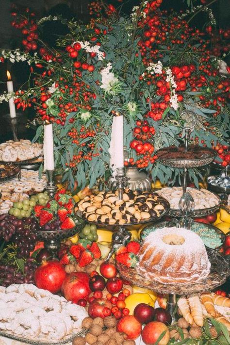 Vintage Christmas Party, Holiday Dinner Table, Christmas Dinner Party, Christmas Time Is Here, Christmas Inspo, Christmas Tablescapes, Christmas Aesthetic, Salzburg, Christmas Dinner