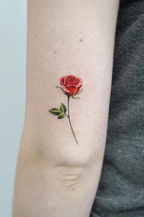 Single Rose Tattoos, Rose Flower Tattoos, Small Rose Tattoo, Beautiful Flower Tattoos, Small Flower Tattoos, Pretty Tattoos For Women, Rose Tattoo Design, Cute Tattoos For Women, Single Rose