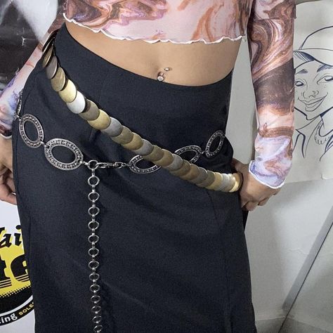 Waist Chain Aesthetic Outfit, 90s Chain Belt, 2000s Belt Outfit, 2000 Belts, Circle Chain Belt, Coin Belt Outfit, Y2k Chain Belt, Chain Belts Outfit, Double Belt Outfits Y2k