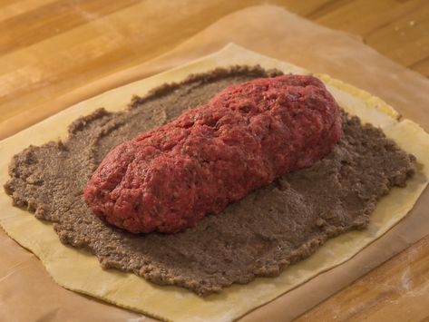 Hamburger Beef Wellington Recipe, Minced Beef Wellington Recipe, Poor Mans Beef Wellington Recipe, Beef Wellington Meatloaf, Hamburger Beef Wellington, Hamburger Wellington Recipe, Beef Wellington Ground Beef, Ground Beef Wellington Recipe Easy, Minced Beef Wellington