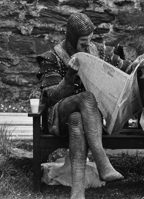 Monty Python Flying Circus, Aziz Ansari, John Cleese, Photos Rares, Michael Palin, Rick James, Mikhail Baryshnikov, People Reading, Janet Leigh