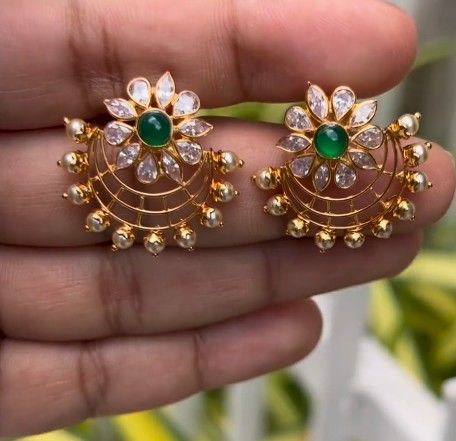 Gold Studs Earrings Indian, Earrings Latest Designs, Gold Studs Earrings, Hyderabadi Jewelry, Ear Jewellery, Baby Jewellery, Gold Earrings For Kids, Small Earrings Gold, Ear Tops