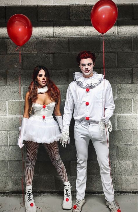 Hot couple couples halloween costume inspo penny wise clown costume. it movie balloon clowns couples Halloween make up All Black Halloween Costume, Scary Couples Halloween Costumes, Black Dress Halloween Costume, Halloweenský Makeup, Clown Halloween Costumes, Black Halloween Costumes, Unique Couple Halloween Costumes, Couples Halloween Outfits, Cute Couple Halloween Costumes