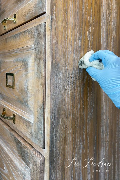 These results are stunning on this once was golden oak wood cabinet. Creating this DIY weather wood look with gray undertones was the perfect solution. Idea For Kitchen Cabinets, Grey Stained Cabinets, Wood Dresser Diy, Gray Wash Furniture, Diy Weathered Wood, Golden Oak Wood Stain, Color Washed Wood, Stain Cabinets, Golden Oak Wood