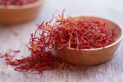 Saffron Recipes, Timur Tengah, Saffron Threads, Coconut Flakes, Recipe Using, Iran, Diet, Things To Sell, Red