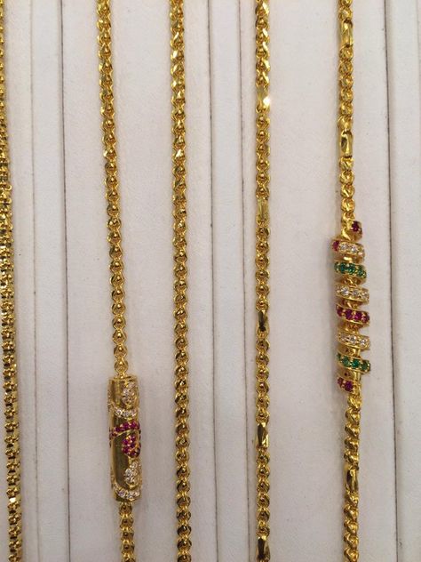 Pusalthadu Designs Gold, Mugappu Designs Chains Gold, Thali Chain Mugappu Design, Diamond Mugappu Chain, Mogappu Chain Designs, Mugappu Chain, Gold Neck Chain, Gold Jewelry Outfits, Online Gold Jewellery