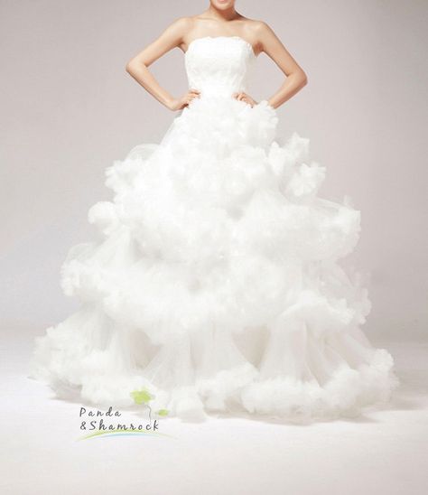 clouds :) Cloud Dress Gowns, Cloud Inspired Dress, Cloud Wedding Dress, Cloud Dresses, Cloud Princess, Cloud Fashion, Shamrock Wedding, Fancy White Dress, Fluffy Wedding Dress