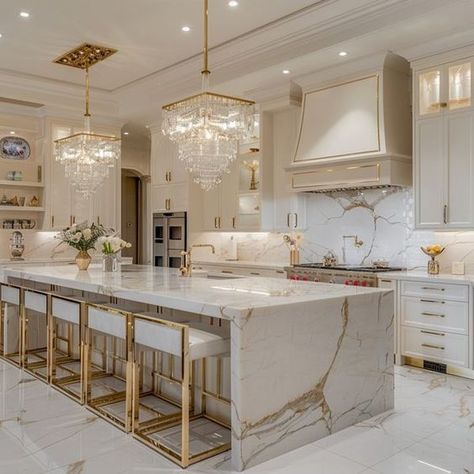 White And Gold Kitchen Ideas Modern, Kitchen Ideas Stove In Island, White Gold Marble Kitchen, Natural Stone Kitchen, White Marble Kitchen, Elegant Kitchen Design, Classy Kitchen, Dream Kitchens Design, Luxury House Interior Design