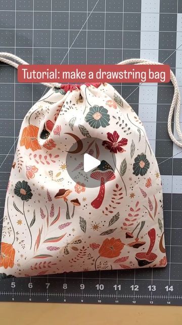 Diy Quilted Bag, Diy Fabric Purses, Diy Bags Easy, Diy Bag Making, Drawstring Bag Diy, Drawstring Bag Tutorials, Canvas Bag Diy, Easy Bag, Small Drawstring Bag