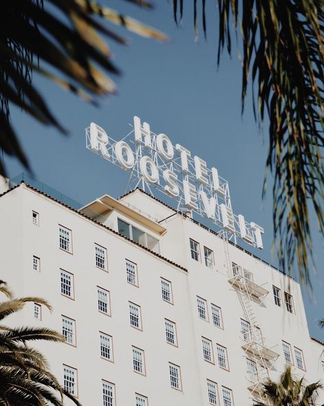 The Hollywood Roosevelt, Los Angeles, California, United States - Hotel Review - Condé Nast Traveler Hotels In Los Angeles, Beachfront Cottage, Hotel Los Angeles, Roosevelt Hotel, Hollywood Scenes, Los Angeles Hotels, Spooky Places, Conde Nast Traveler, Hollywood Legends