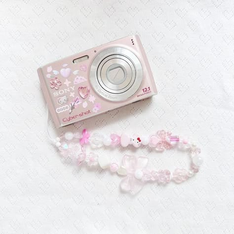 Pink Digital Camera, Digi Camera, Camera Decor, Pink Camera, Cute Camera, Retro Gadgets, Camera Digital, Pink Aura, Pretty Phone Cases