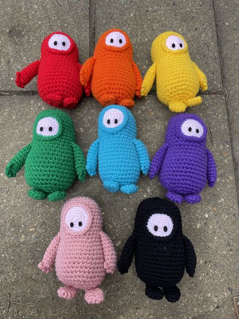 Adventure Time Crochet, Small Crochet Gifts, Crochet Coasters Free Pattern, Fall Guys, Fall Crochet Patterns, Crochet Monsters, Easy Crochet Animals, 4mm Crochet Hook, Crochet Dolls Free Patterns