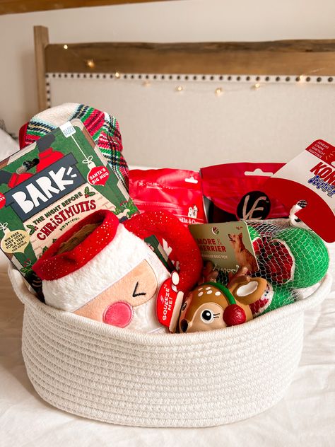 Dog Gift Basket, Dog Christmas Presents, Puppy Christmas Gift, Dog Gift Box, Basket Christmas, Holiday Baskets, Christmas Basket, Birthday Basket, Christmas Bucket