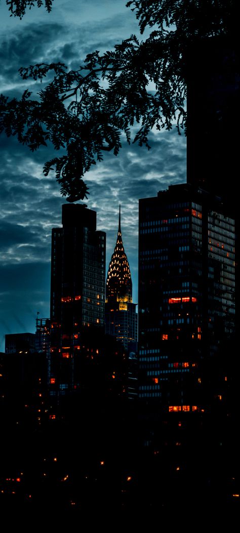 Dark Light Wallpaper Iphone, Wallpaper Backgrounds High Quality, Pretty City Aesthetic, Moody Wallpaper Iphone, Dark Asthetics Wallpers, Night Landscape Photography, Cityscape Wallpaper, Lights And Shadows, New York Wallpaper