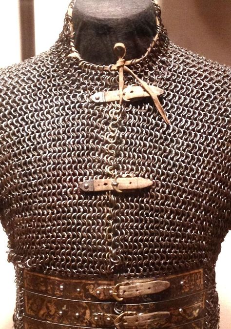 Ring Mail Armor, Medieval Chainmail Armor, Chain Shirt Armor, Chainmail Armor Dnd, Chain Mail Armor Dnd, Chainmail Medieval, Copper Armor, Chain Mail Armor, Armor Outfit