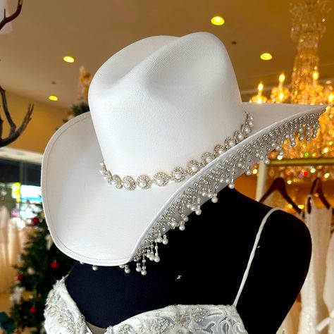 Unique And Elegant Bridal Cowgirl Hat You Won’t Find This Anywhere Because They Are Custom Made By Me Follow Me On Instagram Honeylovescraft Hand Crafted In The Usa Cowboy Hat For Wedding, Bridal Cowgirl Hat, Bridal Cowgirl, Bride Cowgirl Hat, Bride Cowboy Hat, Rhinestone Cowgirl Hat, Hat With Pearls, Disco Cowboy, Cowgirl Bachelorette Parties