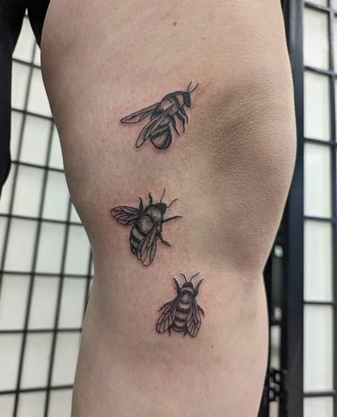 On Knee Tattoo, Business Tattoo, Rib Tattoos For Women, Bug Tattoo, Insect Tattoo, Wicked Tattoos, Traditional Tattoo Art, Knee Tattoo, Bee Tattoo