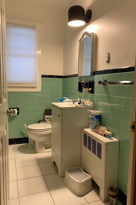 See how changes such as vintage-style tile and colorful wallpaper improve this green-tiled 1950s bathroom. 1950s Tile, Retro Tile Bathroom, 1950s Bathroom, Reading Nook Closet, Black Tile Bathrooms, Colorful Bathroom Tile, Green Tile Bathroom, Contemporary Design Style, Retro Tiles