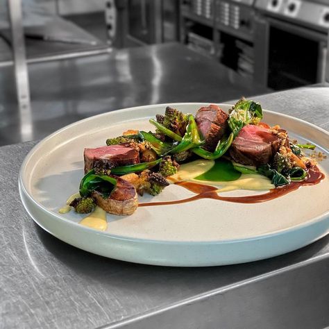 Lamb Rump, Curried Cauliflower, Cauliflower Curry, Presentation Ideas, Lunch Menu, Food Presentation, Wedding Food, Amazing Food, Summer Recipes