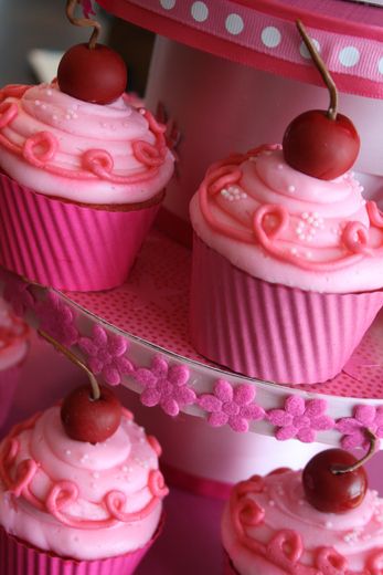 Pinkalicious Cupcakes - use real cherries dipped in sugar and set overnight to keep from dripping Pinkalicious Birthday Party, Pinkalicious Party, Cupcake Rosa, Deco Cupcake, Pretty Cupcakes, Love Cupcakes, Pink Cupcakes, Cute Cupcakes, Yummy Cupcakes