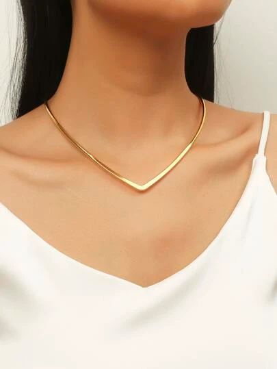 خواتم خطوبة, Ethereal Jewelry, Unique Gold Jewelry Designs, Neck Pieces Jewelry, Choker Necklace Designs, Modern Gold Jewelry, Gold Rings Fashion, Gold Fashion Necklace, Gold Jewelry Simple