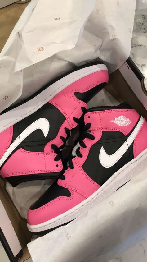 Jordans For Women Pink, Digital Pink Jordans Outfit, Nike Jordan Air 1 Pink, Barbie Jordans, Pink And Black Air Jordans, Jordans Pink And Black, Black And Pink Jordans, Air Jordans Pink, Hot Pink Jordans