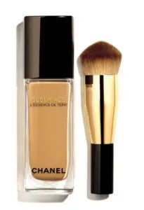 Sublimage L’essence De Teint CHANEL - ZOE Magazine Chanel Foundation, Chanel Sublimage, Vanilla Planifolia, Cookware Gifts, Serum Foundation, Cocktail Accessories, Chanel Chanel, Too Faced Foundation, Beauty Foods