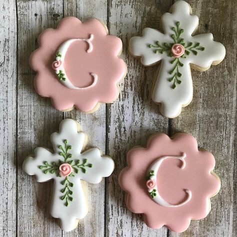 Christening Ideas Girl, Liz Thompson, Baptism Desserts, Christian Cakes, Holiday Cookie Gift, Christening Cookies, Baptism Decorations Girl, Kawaii Cookies, Cookie Decorating Icing