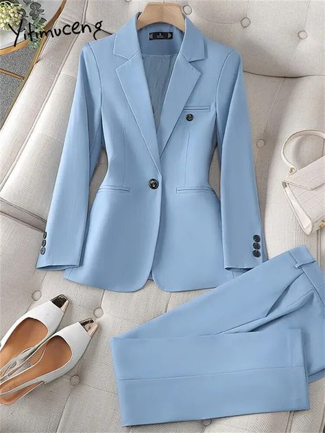 Elegant Pants Suits, Costume Noir, Suit Outfit, Elegant Blazers, Women's Suits, Middle Age Fashion, Modern Clothing, Woman Suit Fashion, Pantsuits For Women