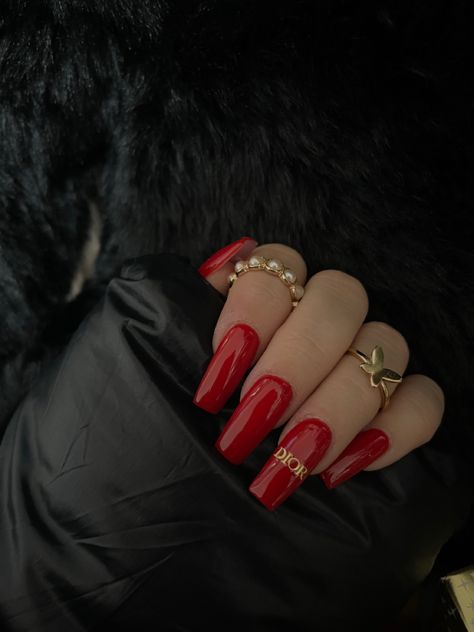 Rhinestone Red Nails, Nails May 2024, Dior Nails Design, Dior Nails, Long Red Nails, Tapete Gold, Red And Gold Nails, Gold Nail Designs, Sassy Nails