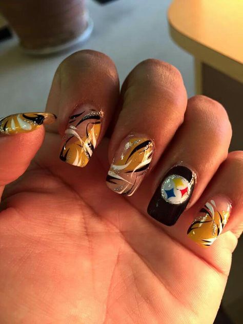 Steelers nails Steelers Nails, Sports Nail Art, Football Nail Designs, Football Nail Art, Sports Nails, Football Nails, Yellow Nail Art, Long Nail Art, New Years Eve Nails