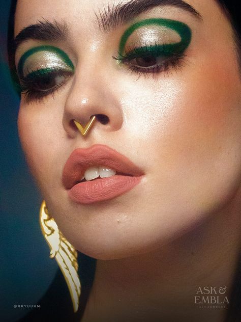 Crystal Castle, Alternative Jewelry, Septum Clicker, Septum Jewelry, True Self, Earrings In Gold, Creative Makeup, Aesthetic Makeup, Makeup Inspo