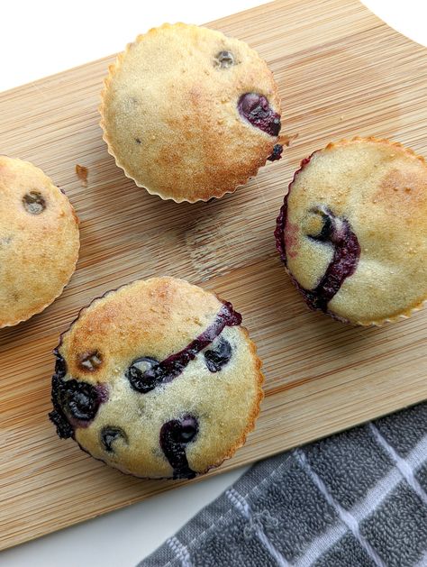 Blueberry Muffins for Baby Blw Banana Blueberry Muffins, Infant Muffin Recipe, Blw Blueberry Muffins, Baby Led Weaning Blueberry Muffins, Banana Blueberry Muffins For Baby, Baby Blueberry Muffins, Baby Oatmeal Muffins, Blueberry Muffins For Toddlers, Toddler Blueberry Muffins