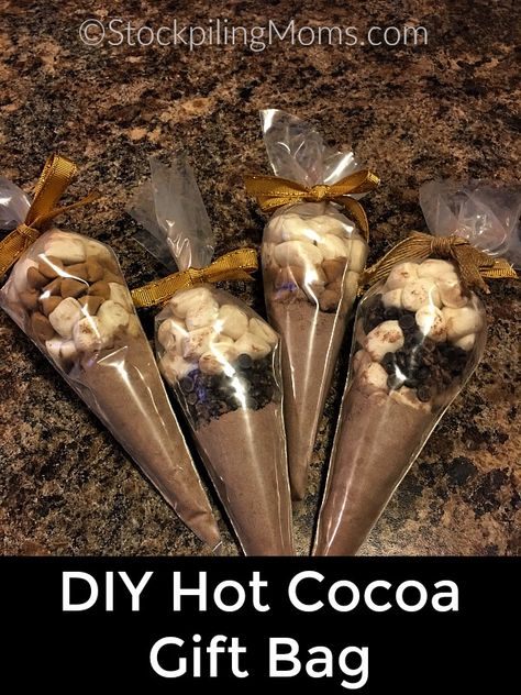 Diy Hot Cocoa Gift, Hot Chocolate Party Favors, Hot Cocoa Gift Ideas, Hot Cocoa Mix Gift, Diy Hot Chocolate Mix, Hot Chocolate Favors, Hot Cocoa Mix Recipe, Hot Cocoa Gift, Diy Hot Cocoa