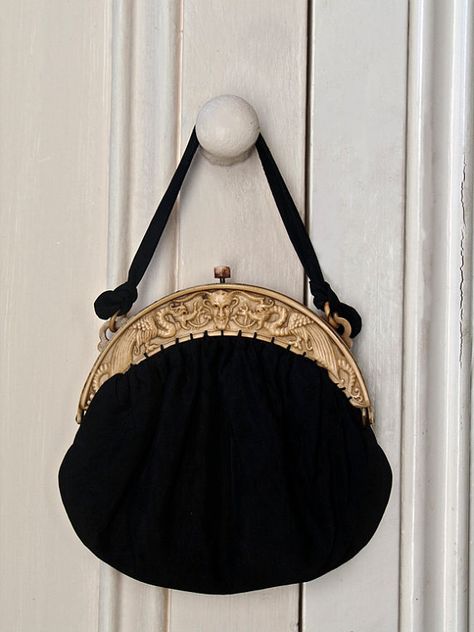 1880s black moire silk mourning bag Retro Goth Aesthetic, Victorian Handbag, Victorian Bag, Victorian Era Aesthetic, Victorian Purses, Gothic Purse, Bed Boards, Gothic Bag, Antique Aesthetic