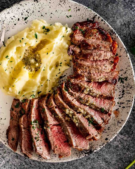 This immensely quick and simple recipe for making Air Fryer Steak With Garlic Butter will no doubt be a huge hit for any meat lover. #airfryer #steak #garlicbutter #recipes Reheat Steak, Steak Recipes For Dinner, Steak Air Fryer, Steak With Garlic Butter, Steak On Stove, How To Reheat Steak, Healthy Steak, Air Fryer Steak, Leftover Steak