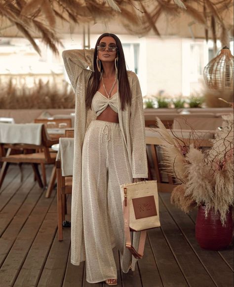 Tulum Summer Outfits, Bali Fashion Outfits, Egypt Aesthetic Outfits, Maldives Outfit Ideas, Modest Beachwear, Tulum Outfits Ideas, Modest Street Fashion, Rita Tesla, Tulum Outfits