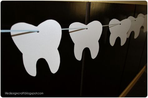 Great decorations for a dental office or dental school graduation party. Dental Party, Dental Hygiene Graduation, Dental Graduation, Dental School Graduation, Dentist Day, Open House Parties, Dental World, Dental Hygiene School, Graduation Open Houses