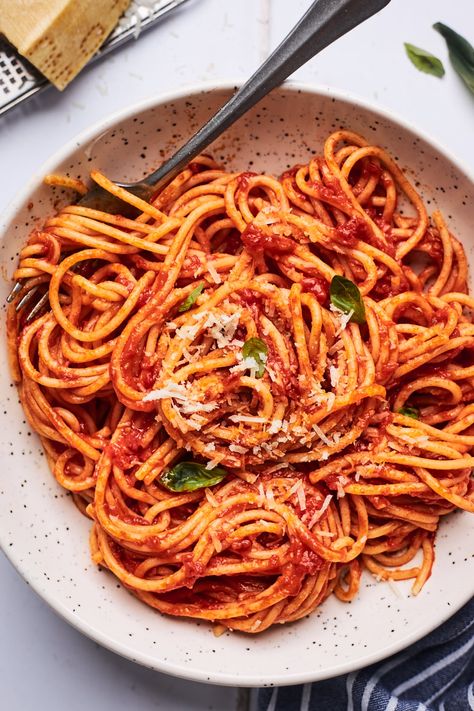 Pasta pomodoro recipe Tomato Pasta Aesthetic, Pomodoro Pasta Recipe, Spaghetti Pomodoro Recipe, Pasta Pomodoro Recipe Simple, Canned Whole Tomatoes, Pasta Pomodoro Recipe, Different Types Of Pasta, Spaghetti Pomodoro, Pomodoro Recipe