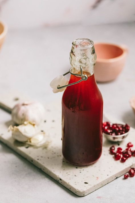 Pomegranate Dressing 25 Holiday Salad Dressing, Pomegranate Vinaigrette Dressing, Pomegranate Salad Dressing, Pomegranate Dressing, Pomegranate Vinaigrette, Holiday Salad, Salad With Balsamic Dressing, Ny Pizza, Holiday Salads