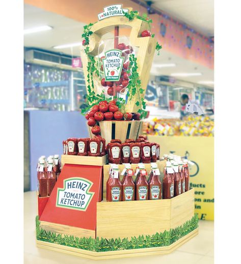 Heinz Goes Natural Stacker Display Game Kiosk, Product Shelf, Chemical Laboratory, Pallet Display, Supermarket Display, Natural Floor, Pos Design, Point Of Sale Display, Floor Display