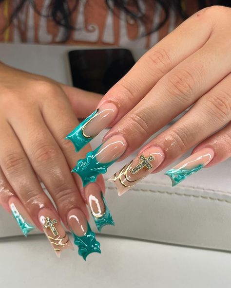 🌊 💛 . . Want this look? Book “Art set” and add on tier 2 . . Nails of instagram, blue nails, gold nails, Austin nails, Austin Texas, atx Nail Designs Teal, Blue Teal Nails, Moana Inspired Nails, Teal And Gold Nails, Vacation Nail Ideas, Teal Acrylic Nails, Carnival Nails, Teal Nails, White Acrylic Nails